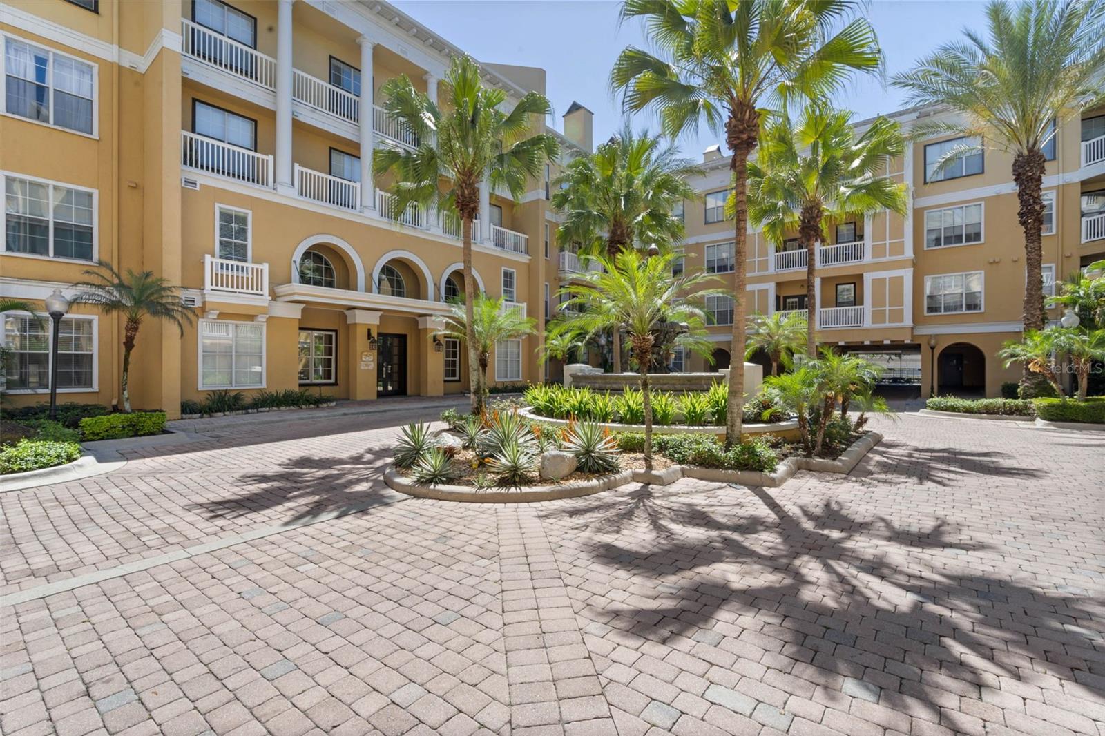 Image 39 of 50 For 860 Orange Avenue 219