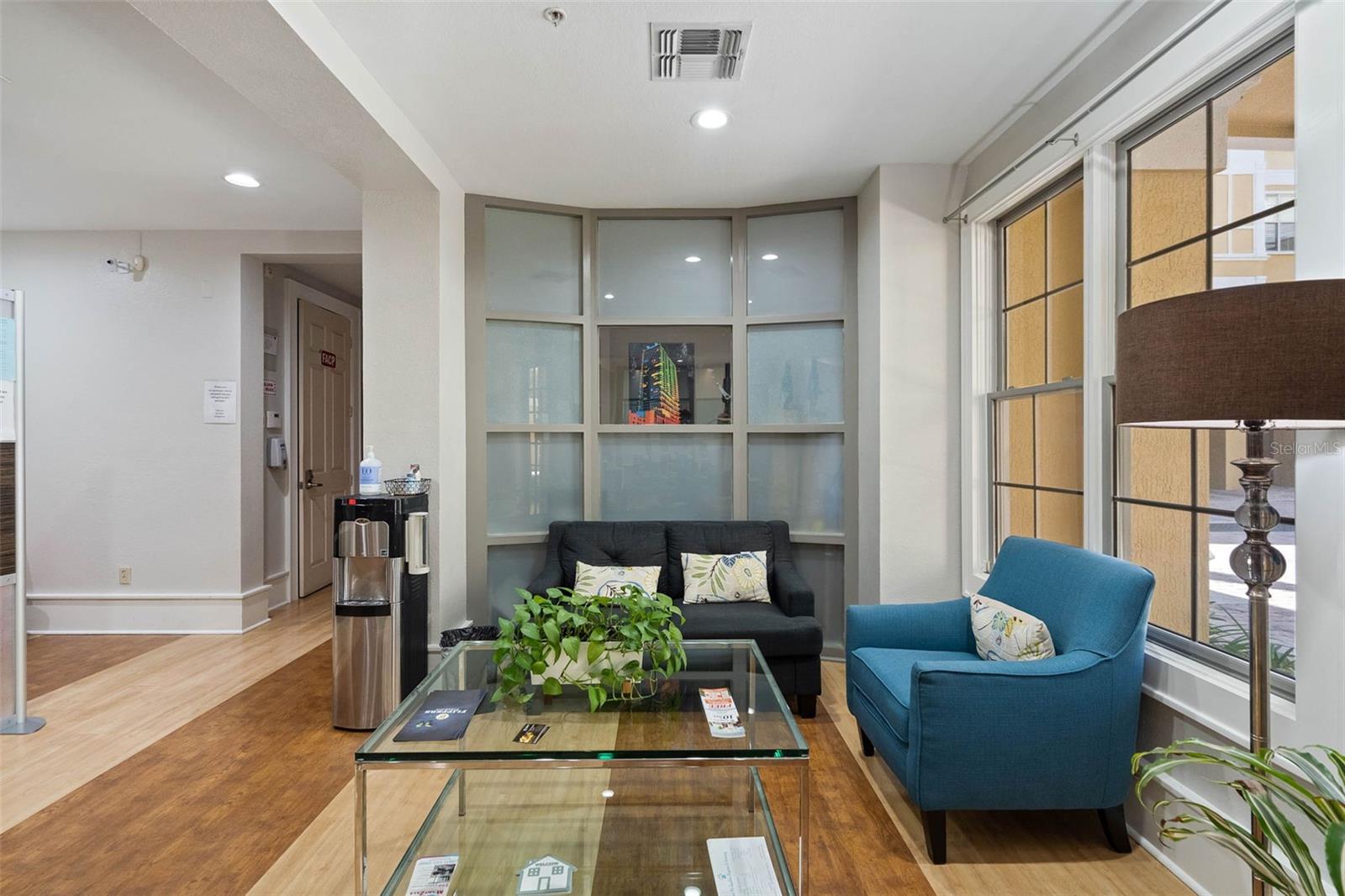 Image 43 of 50 For 860 Orange Avenue 219