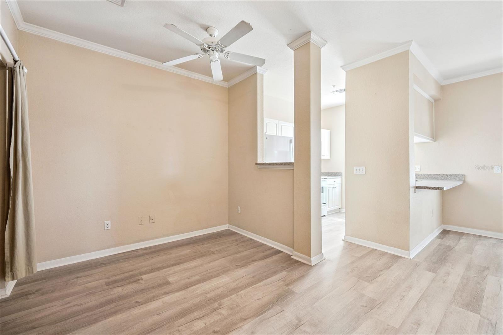 Image 5 of 50 For 860 Orange Avenue 219