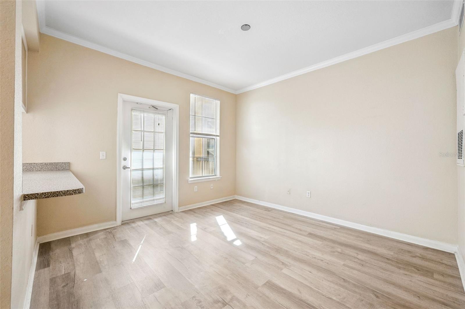 Image 6 of 50 For 860 Orange Avenue 219