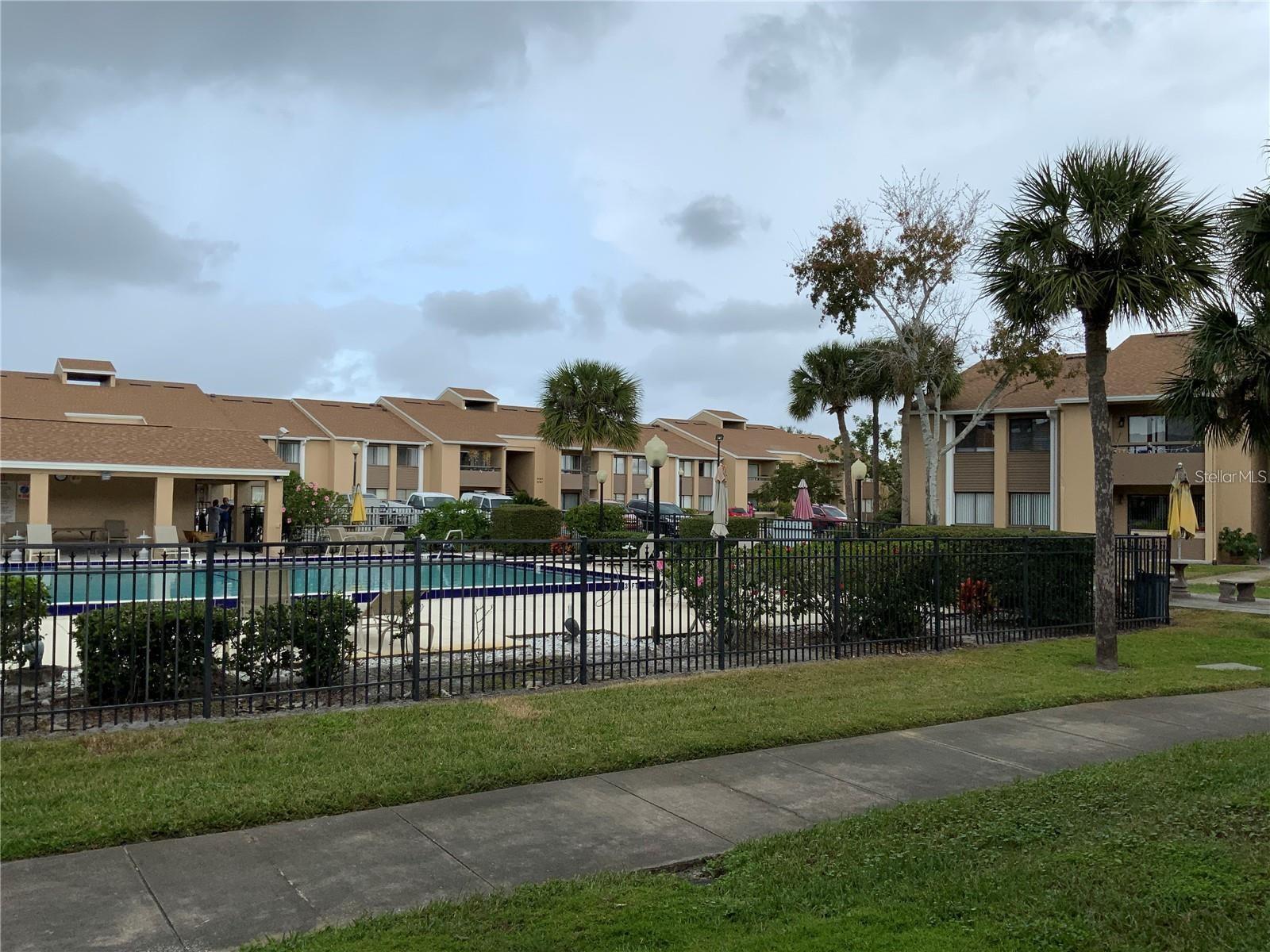 Image 2 of 12 For 5333 Vineland Road 101