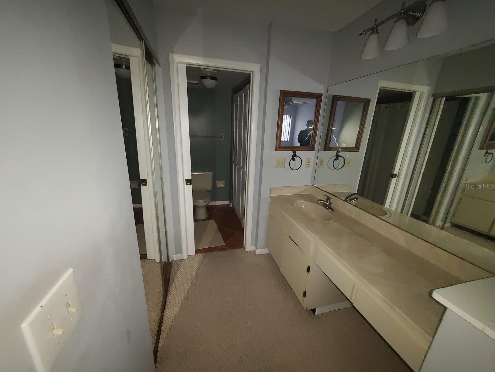 Image 8 of 12 For 5333 Vineland Road 101