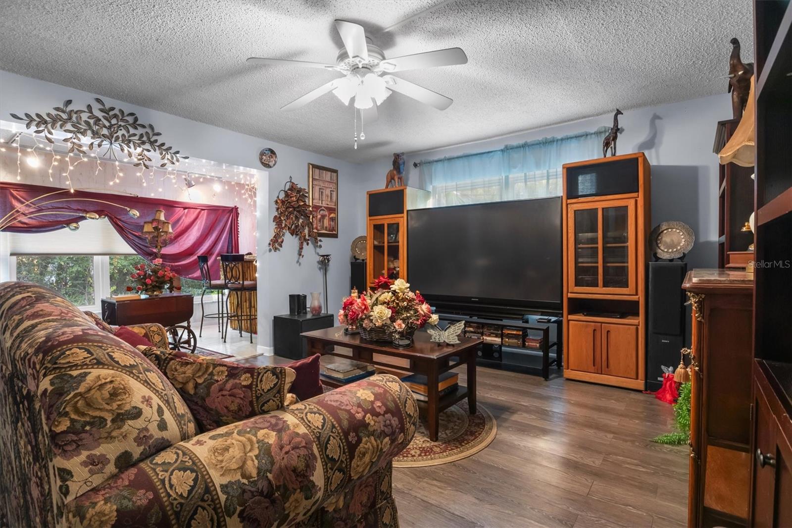 Image 10 of 33 For 400 El Camino Drive 210