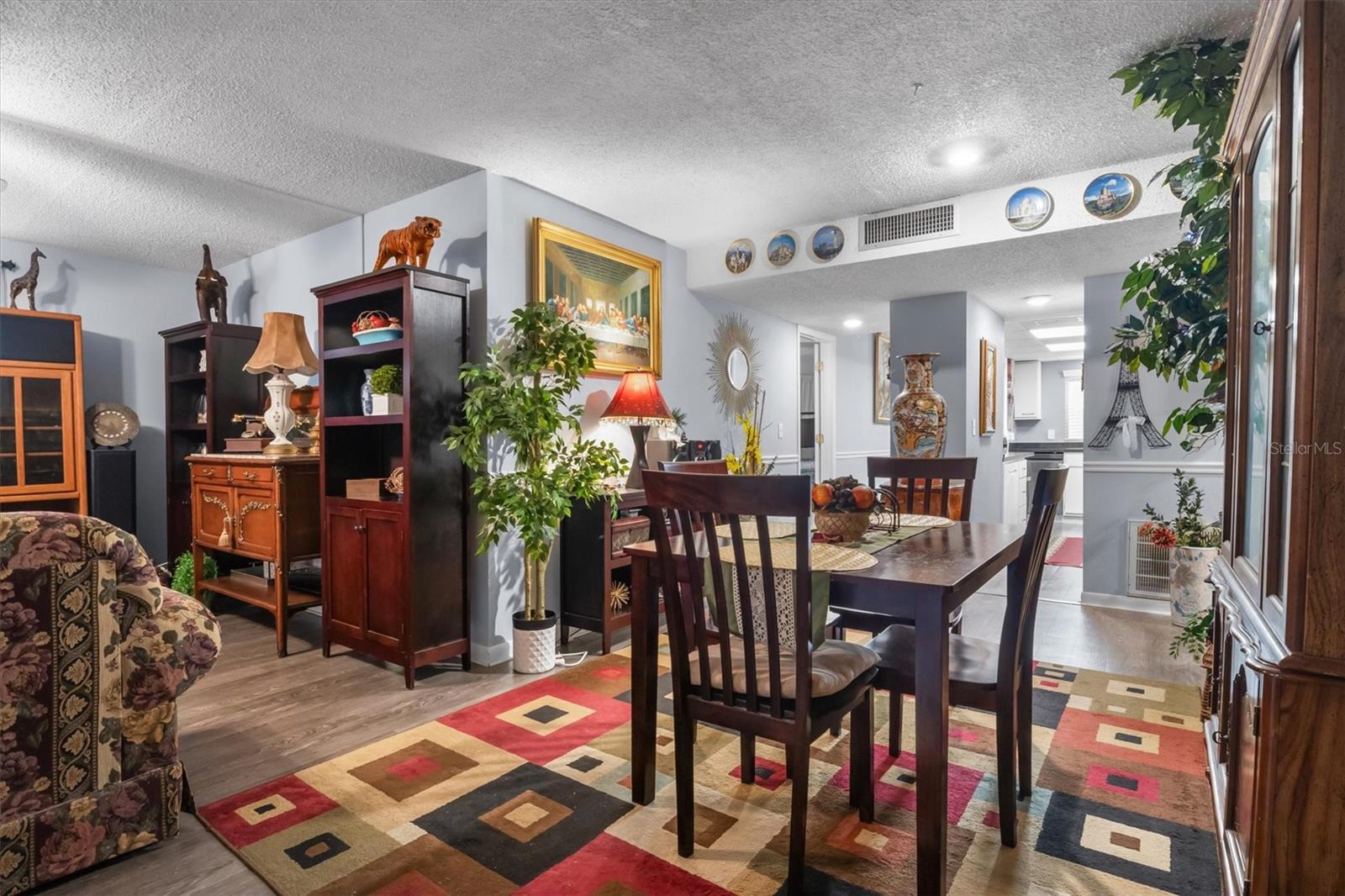 Image 12 of 33 For 400 El Camino Drive 210