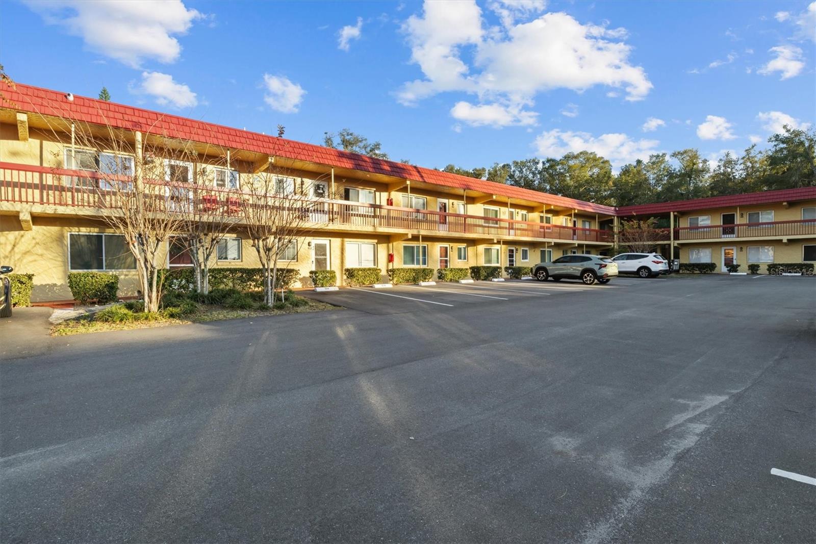 Image 26 of 33 For 400 El Camino Drive 210