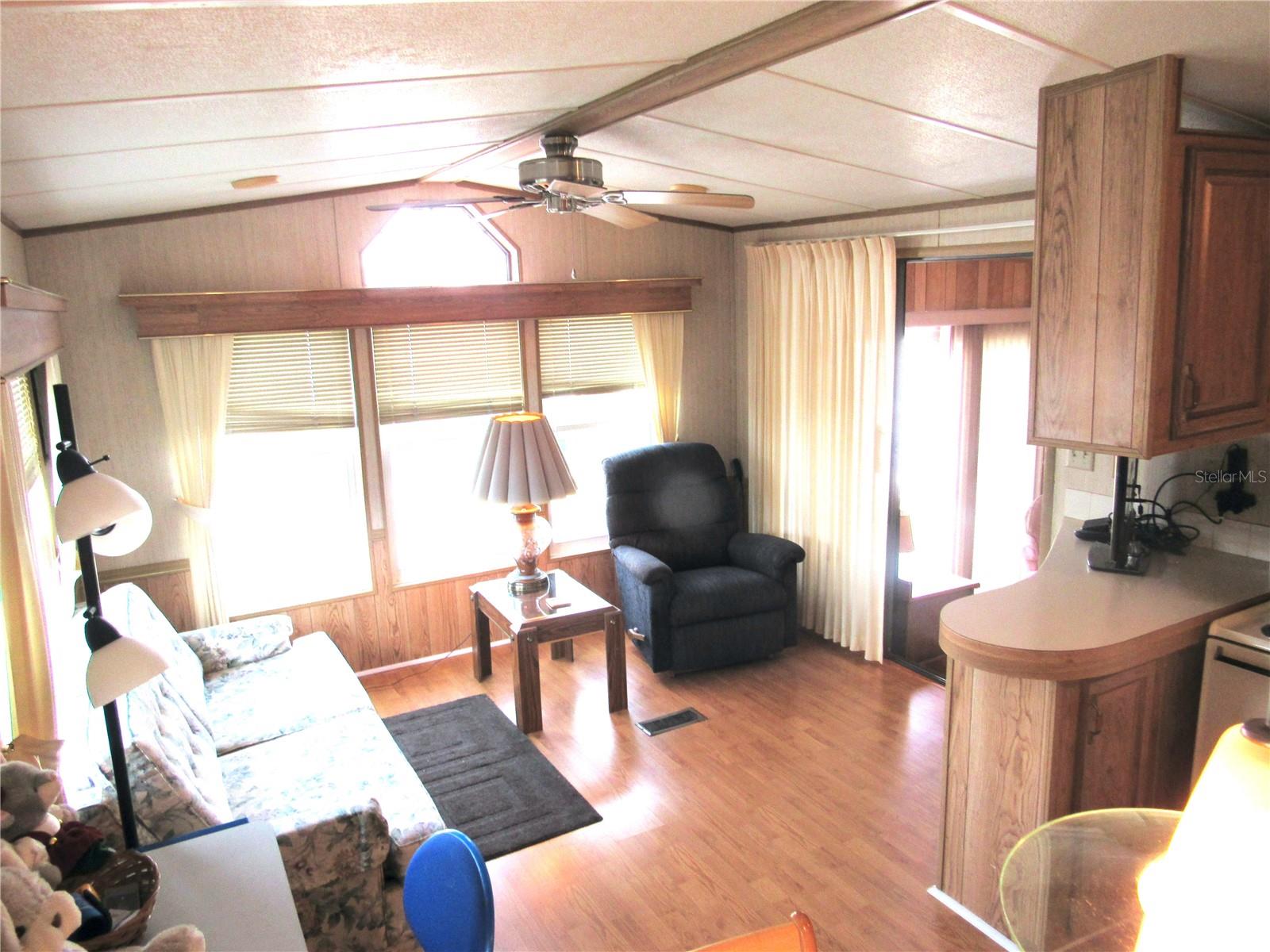 Image 3 of 16 For 9000 Us Hwy 192  489