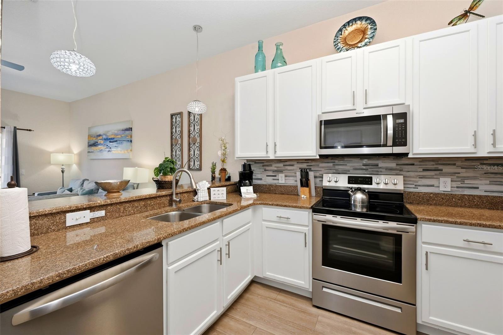 Image 13 of 34 For 1014 Gran Bahama Boulevard 31-1014