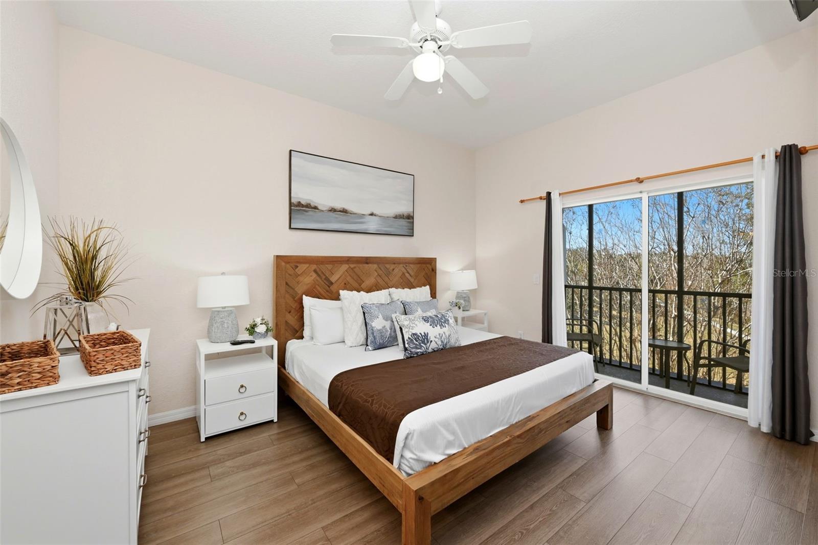 Image 19 of 34 For 1014 Gran Bahama Boulevard 31-1014