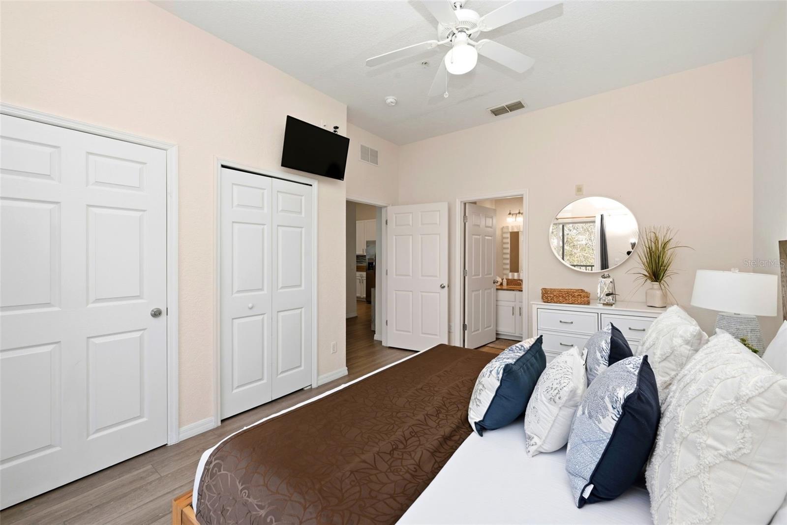 Image 20 of 34 For 1014 Gran Bahama Boulevard 31-1014