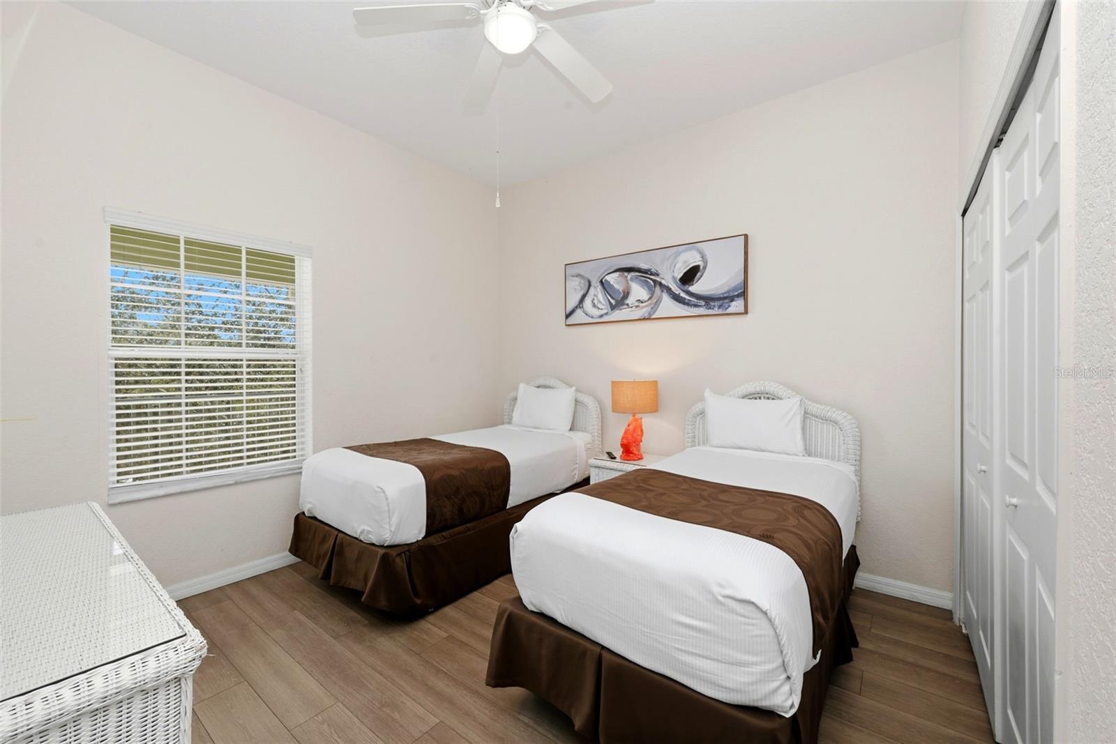 Image 24 of 34 For 1014 Gran Bahama Boulevard 31-1014