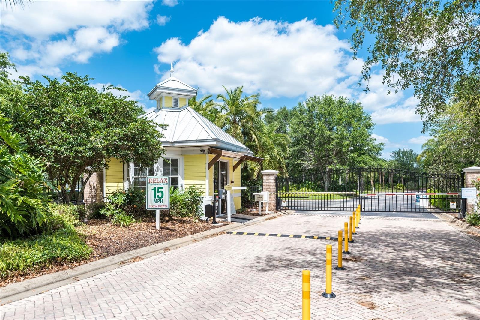 Image 30 of 34 For 1014 Gran Bahama Boulevard 31-1014