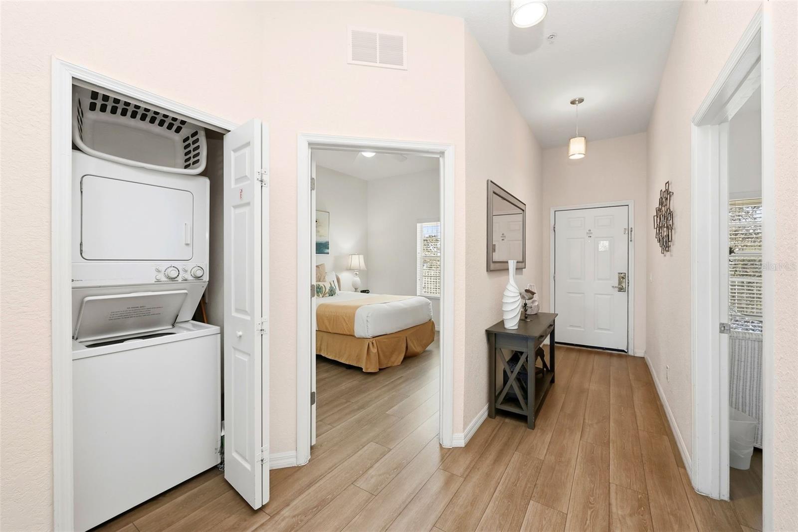 Image 7 of 34 For 1014 Gran Bahama Boulevard 31-1014