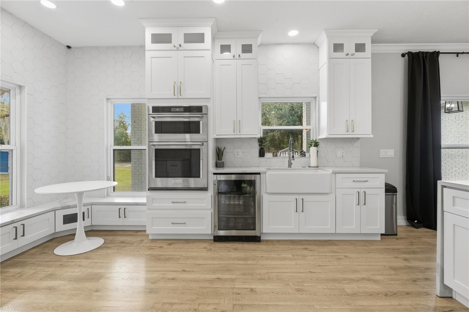 Image 10 of 52 For 4575 Lake Shore Drive