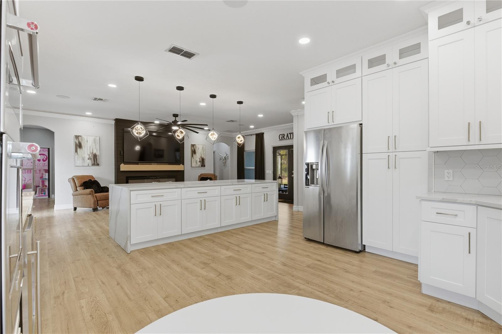 Image 11 of 52 For 4575 Lake Shore Drive