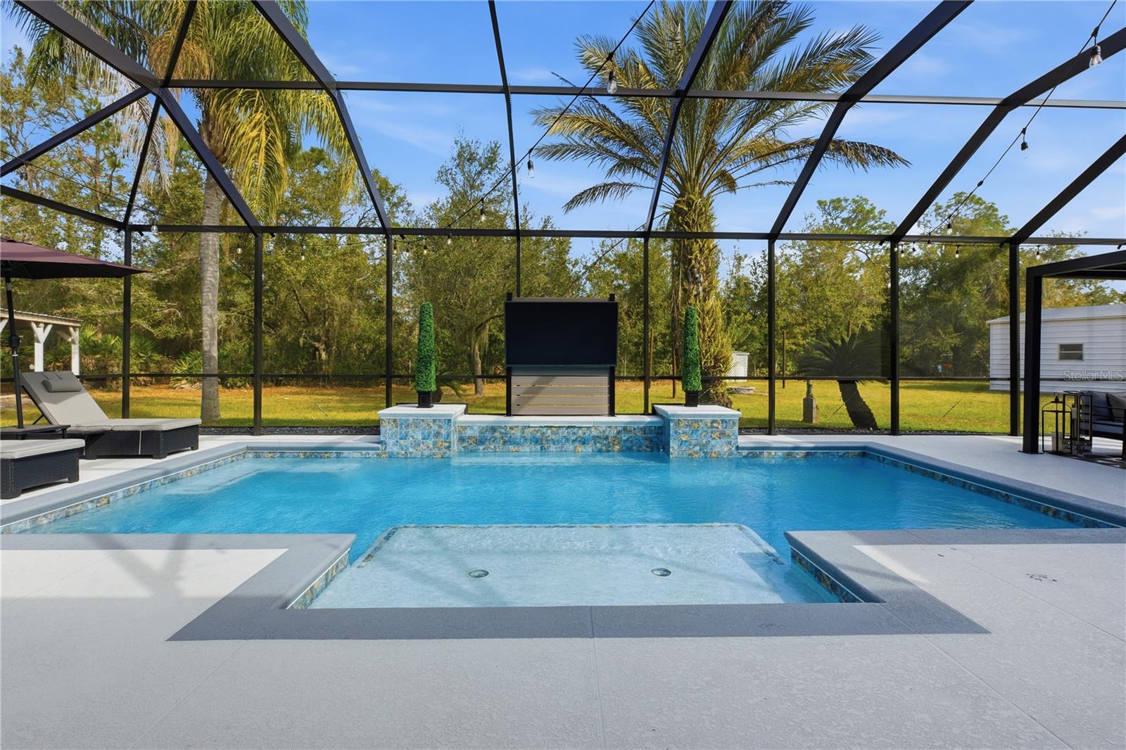 Image 17 of 52 For 4575 Lake Shore Drive