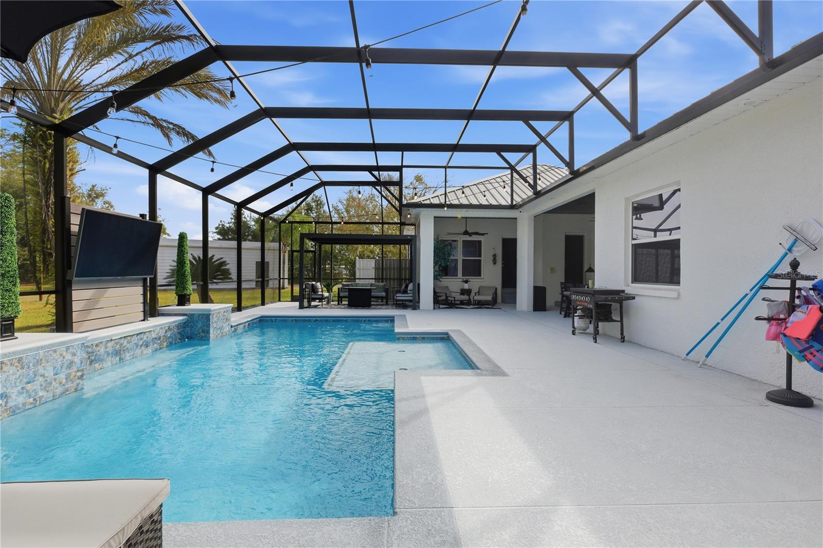 Image 21 of 52 For 4575 Lake Shore Drive