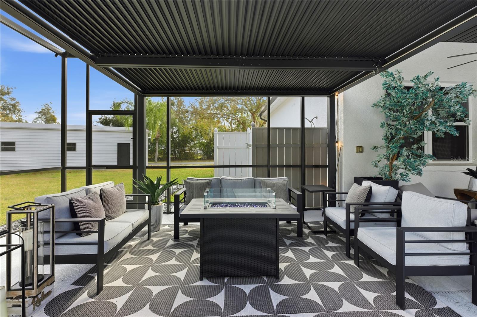 Image 22 of 52 For 4575 Lake Shore Drive