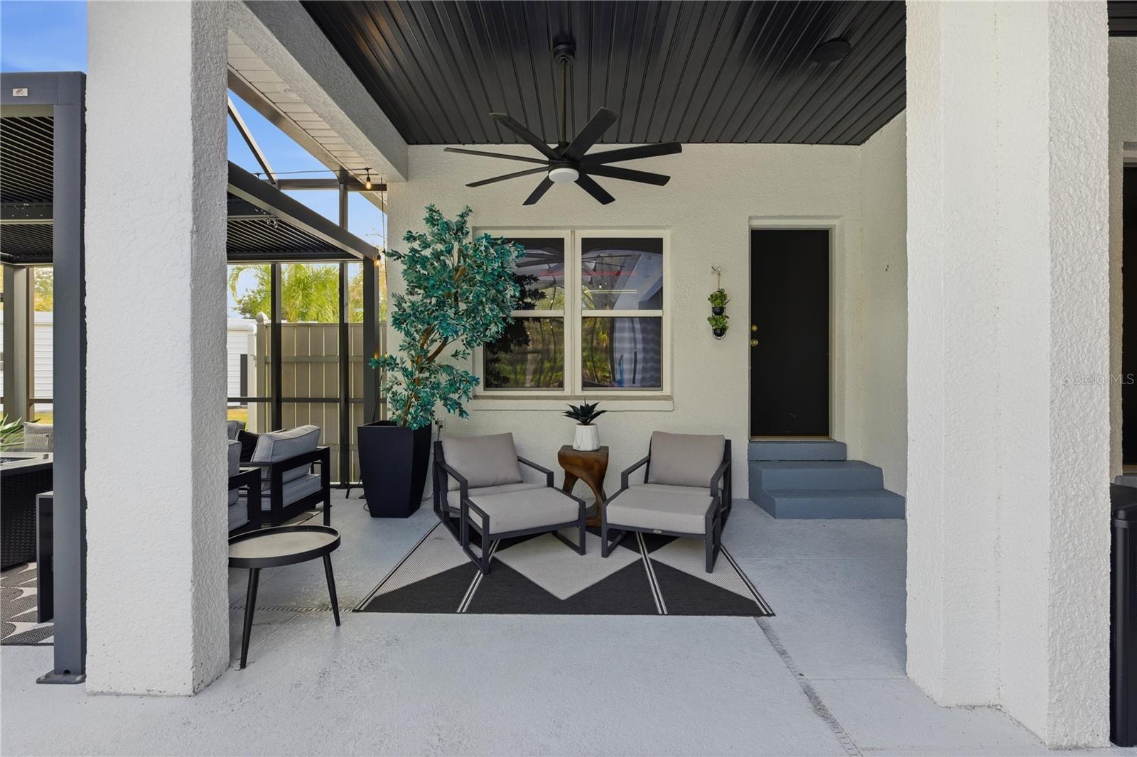 Image 23 of 52 For 4575 Lake Shore Drive