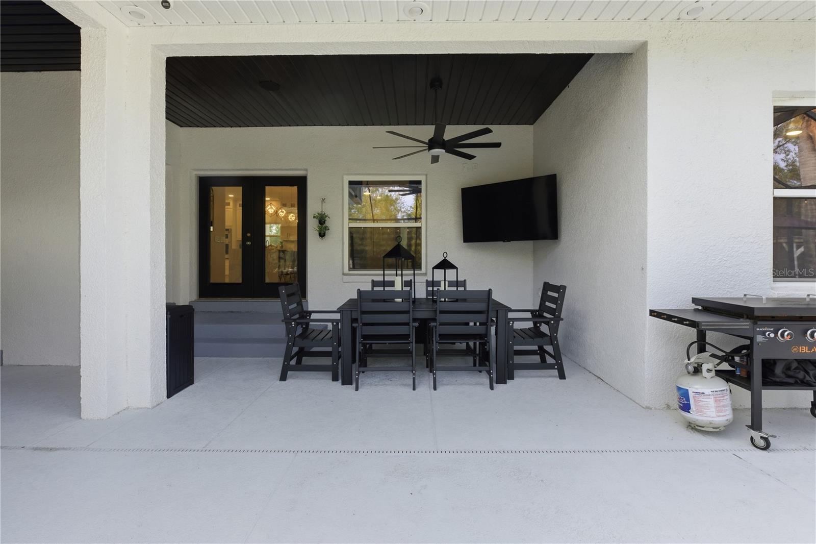 Image 25 of 52 For 4575 Lake Shore Drive