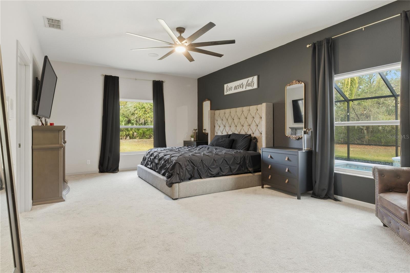 Image 26 of 52 For 4575 Lake Shore Drive