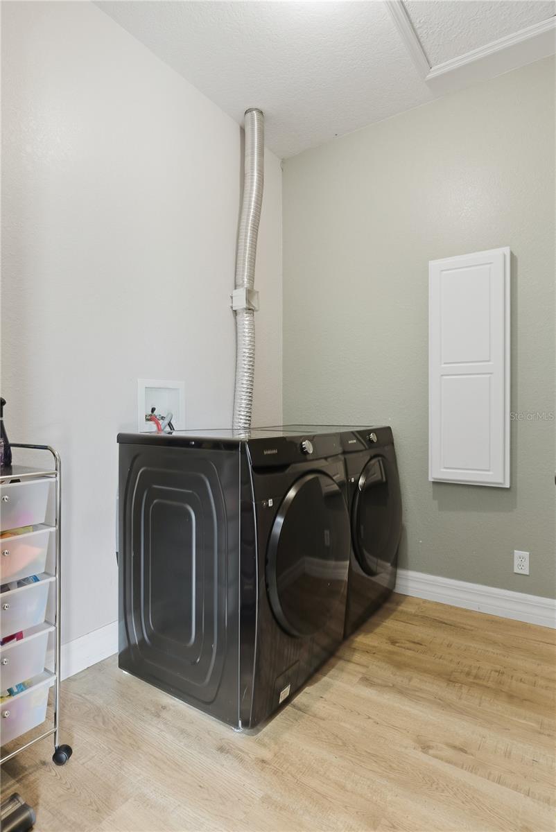 Image 32 of 52 For 4575 Lake Shore Drive