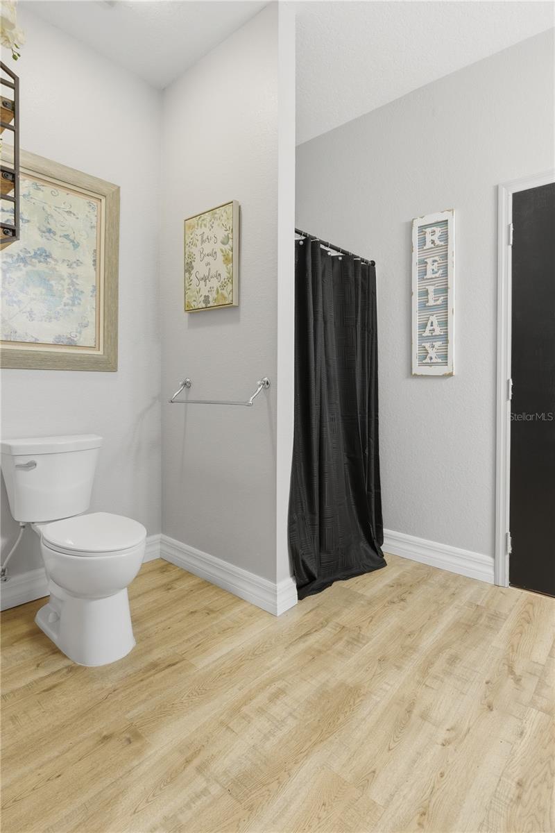 Image 40 of 52 For 4575 Lake Shore Drive