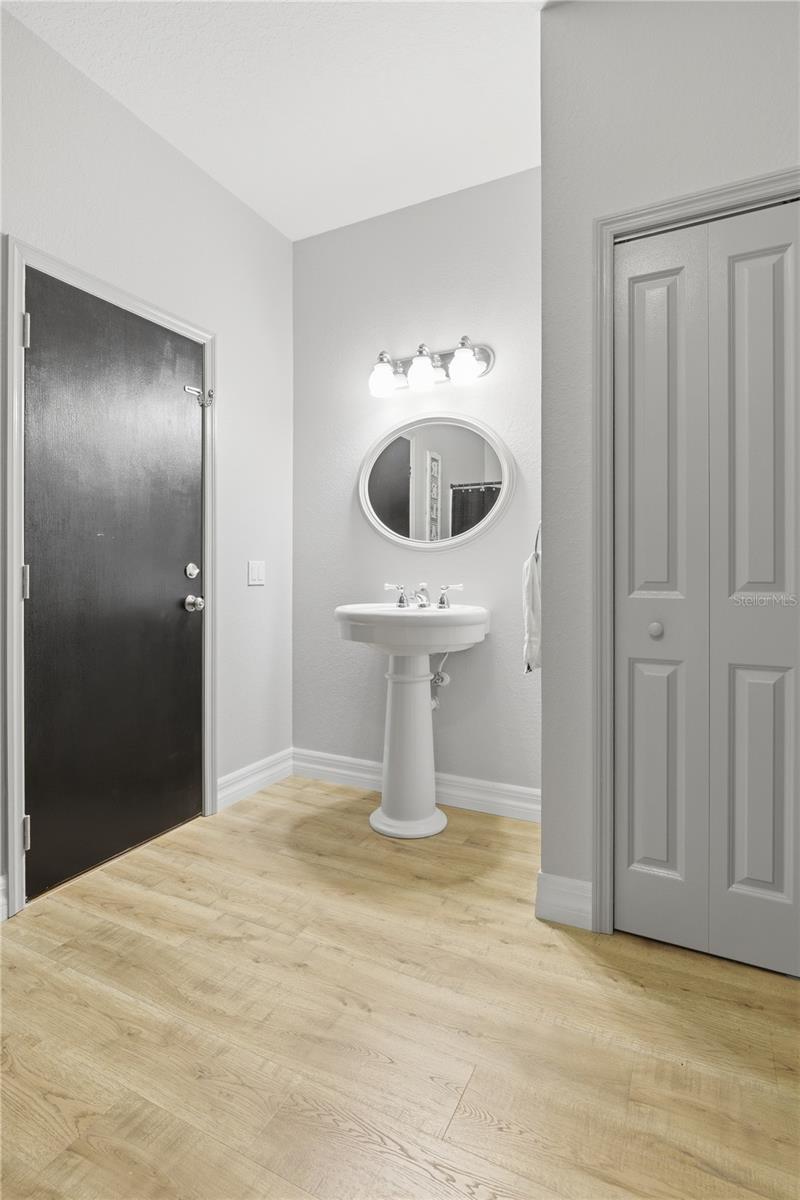 Image 45 of 52 For 4575 Lake Shore Drive