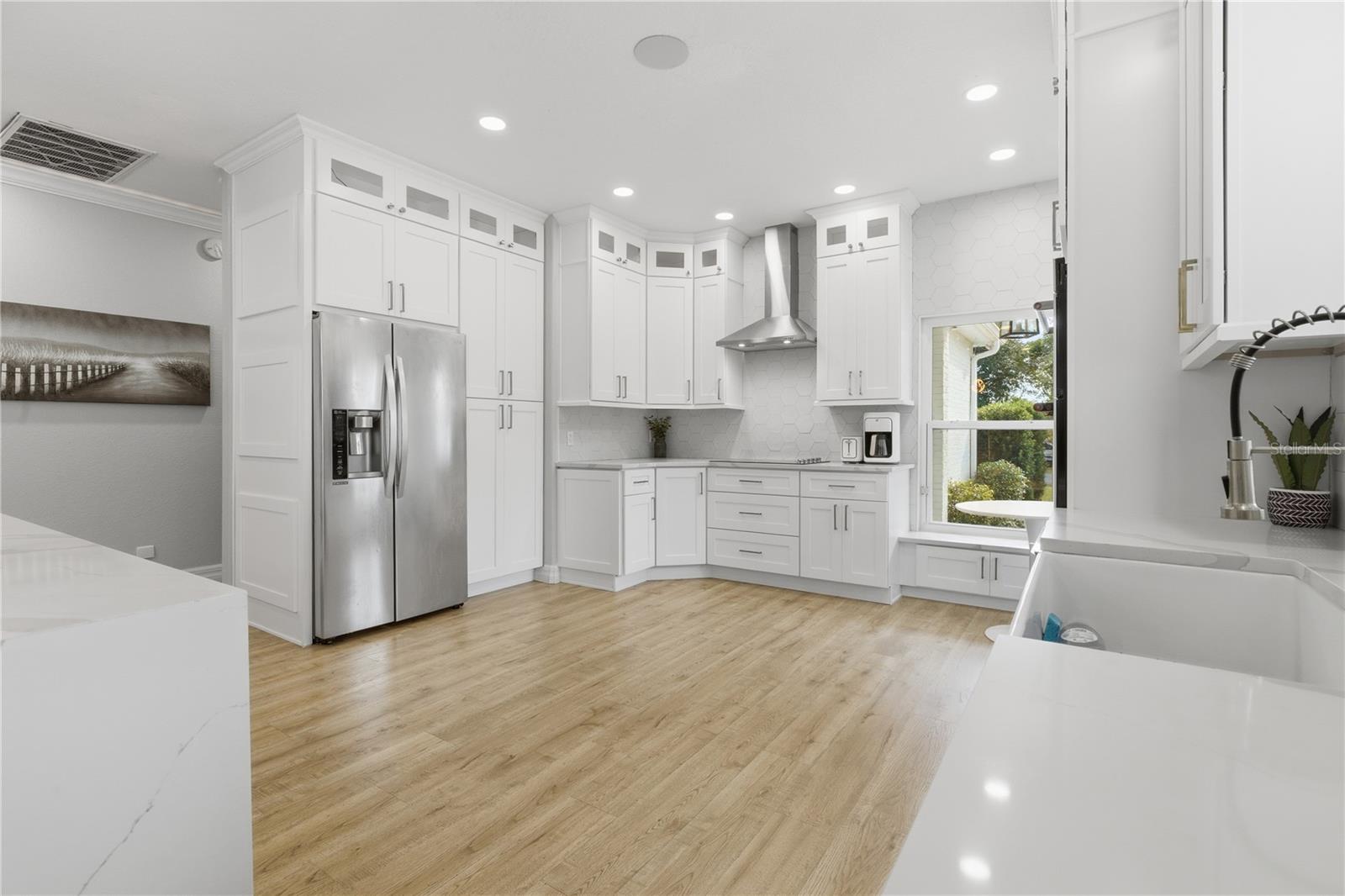 Image 8 of 52 For 4575 Lake Shore Drive