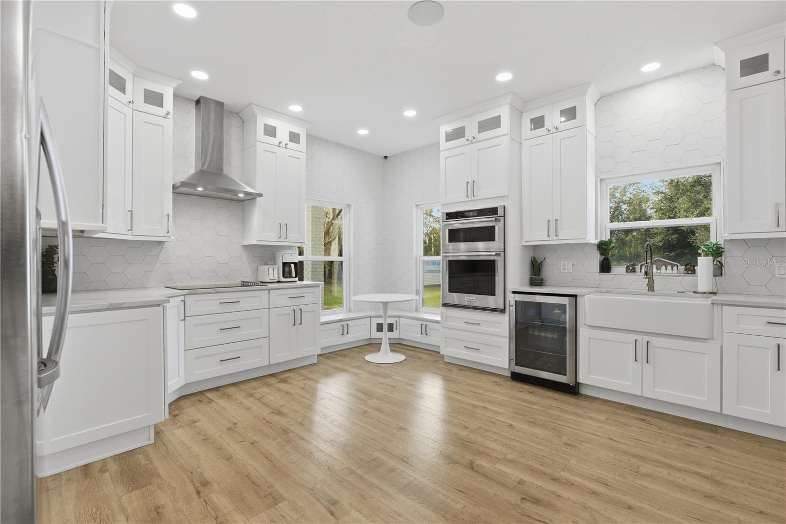 Image 9 of 52 For 4575 Lake Shore Drive