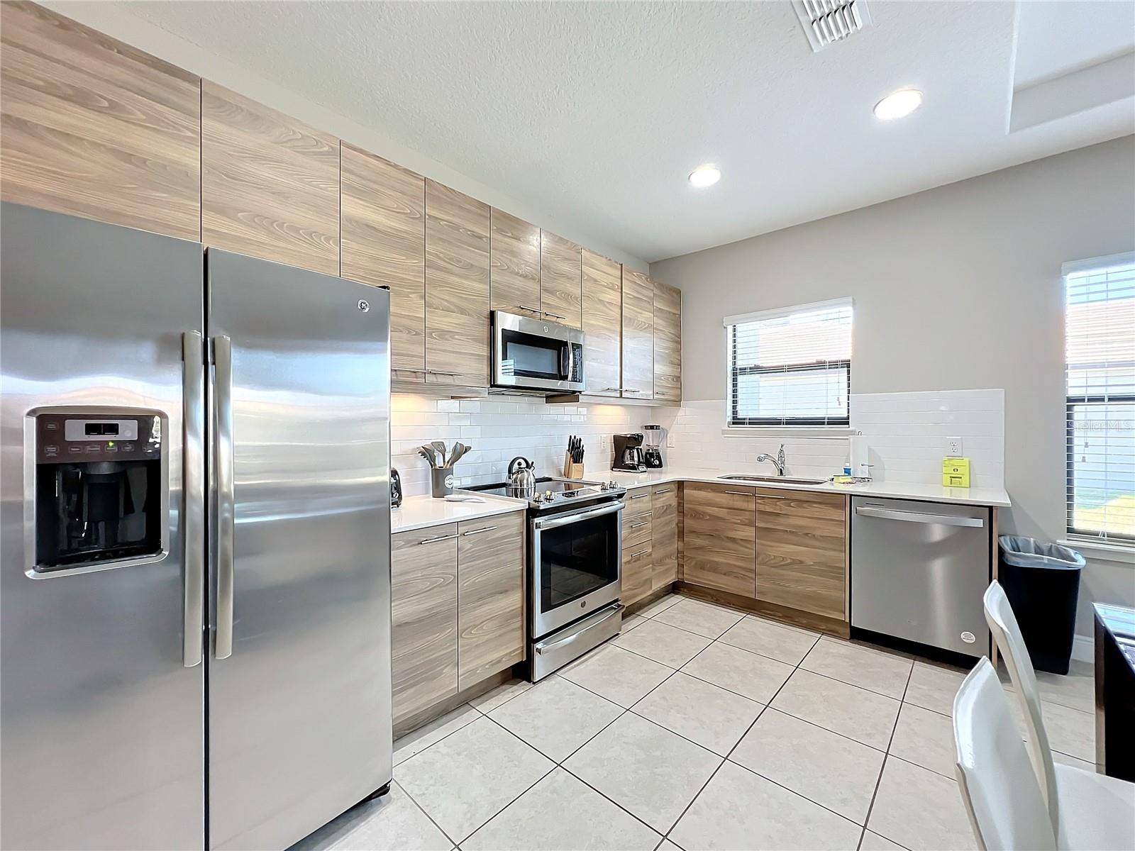 Image 10 of 33 For 185 Brookes Place