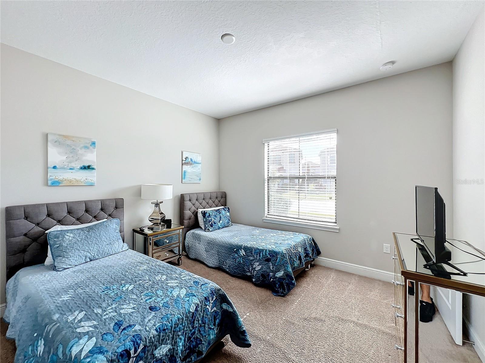 Image 12 of 33 For 185 Brookes Place