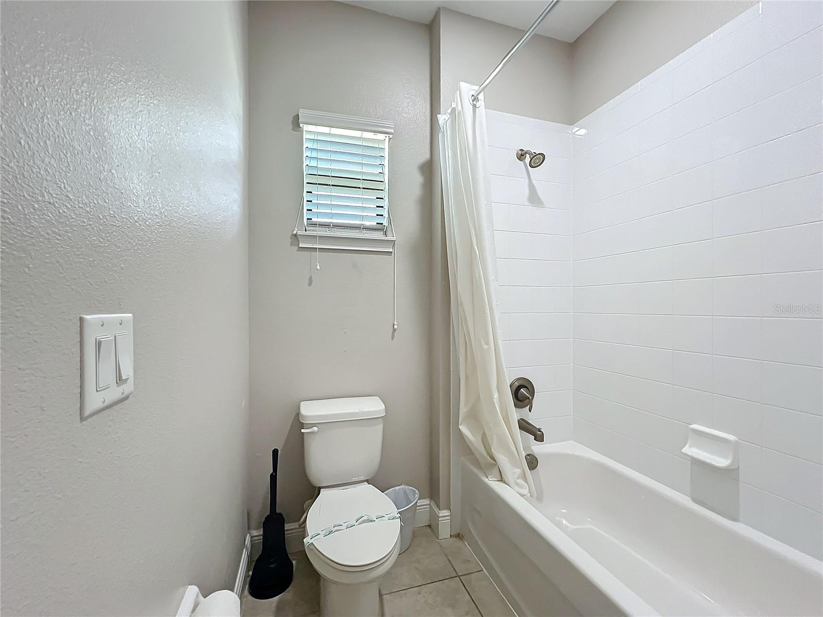 Image 19 of 33 For 185 Brookes Place