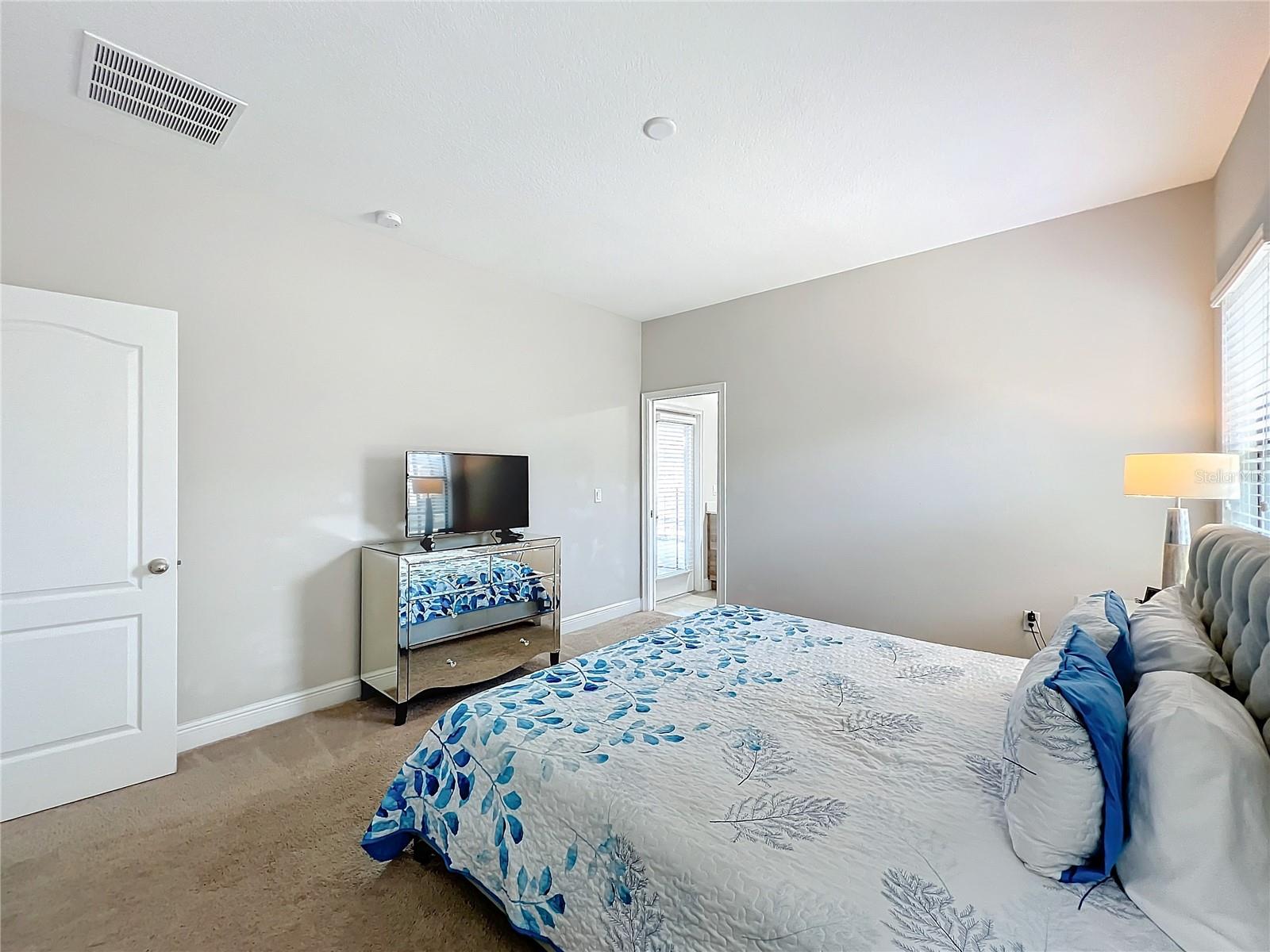 Image 20 of 33 For 185 Brookes Place