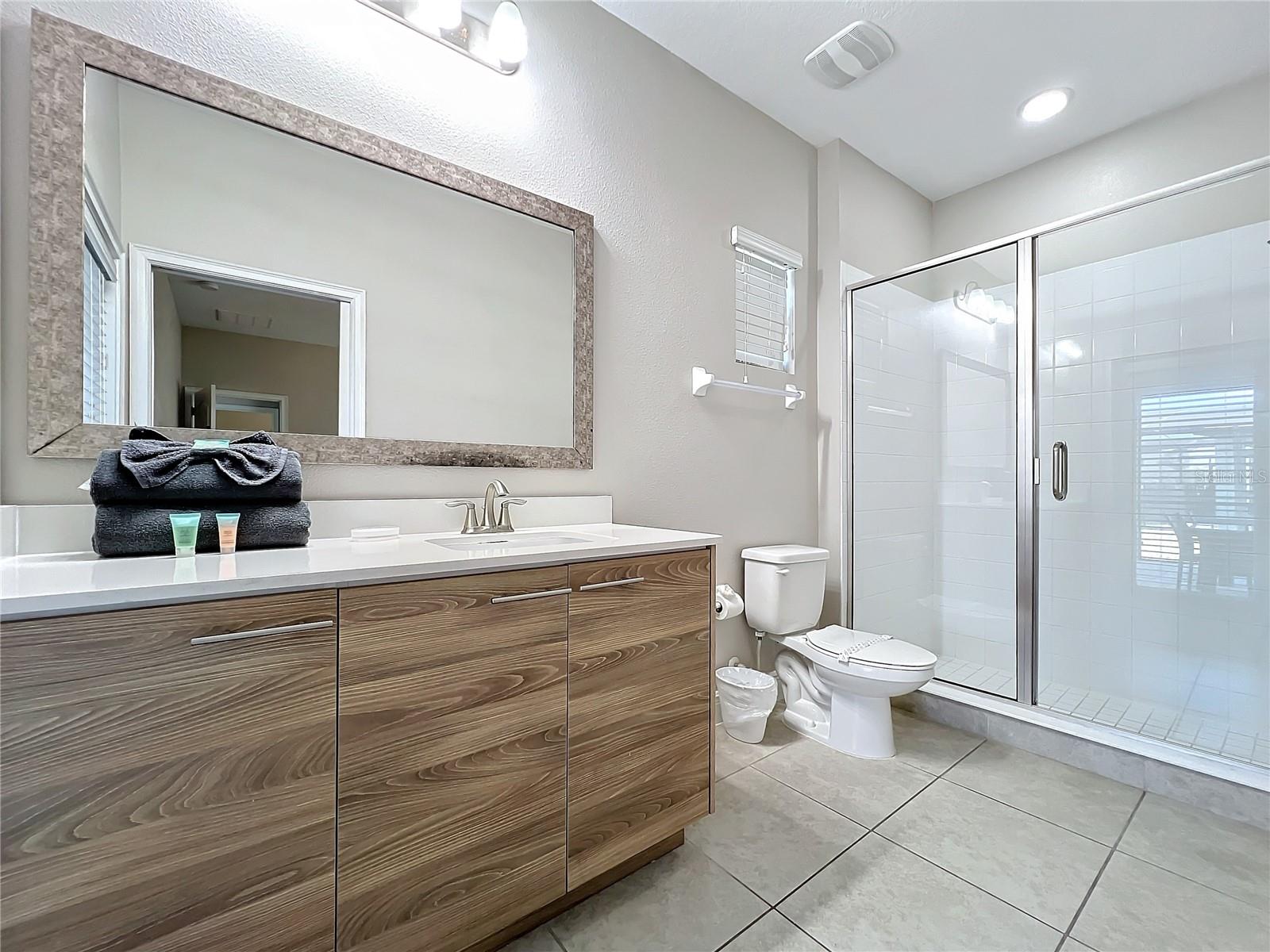 Image 23 of 33 For 185 Brookes Place