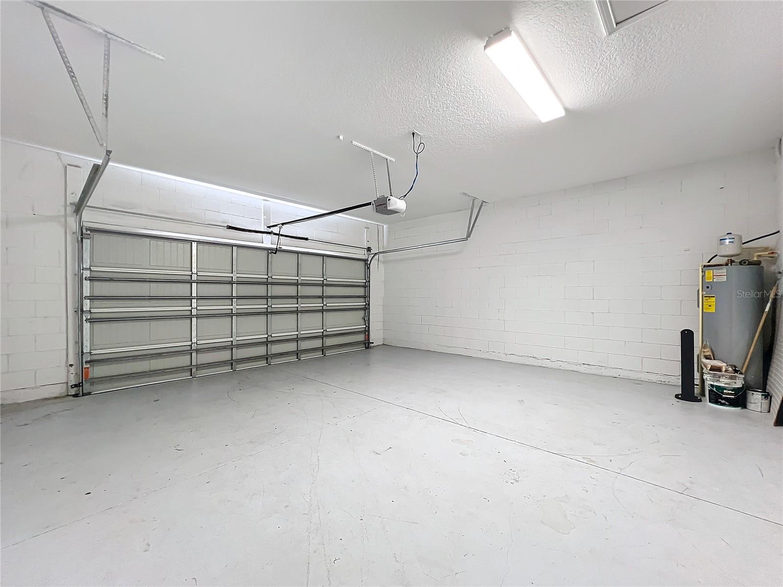 Image 27 of 33 For 185 Brookes Place