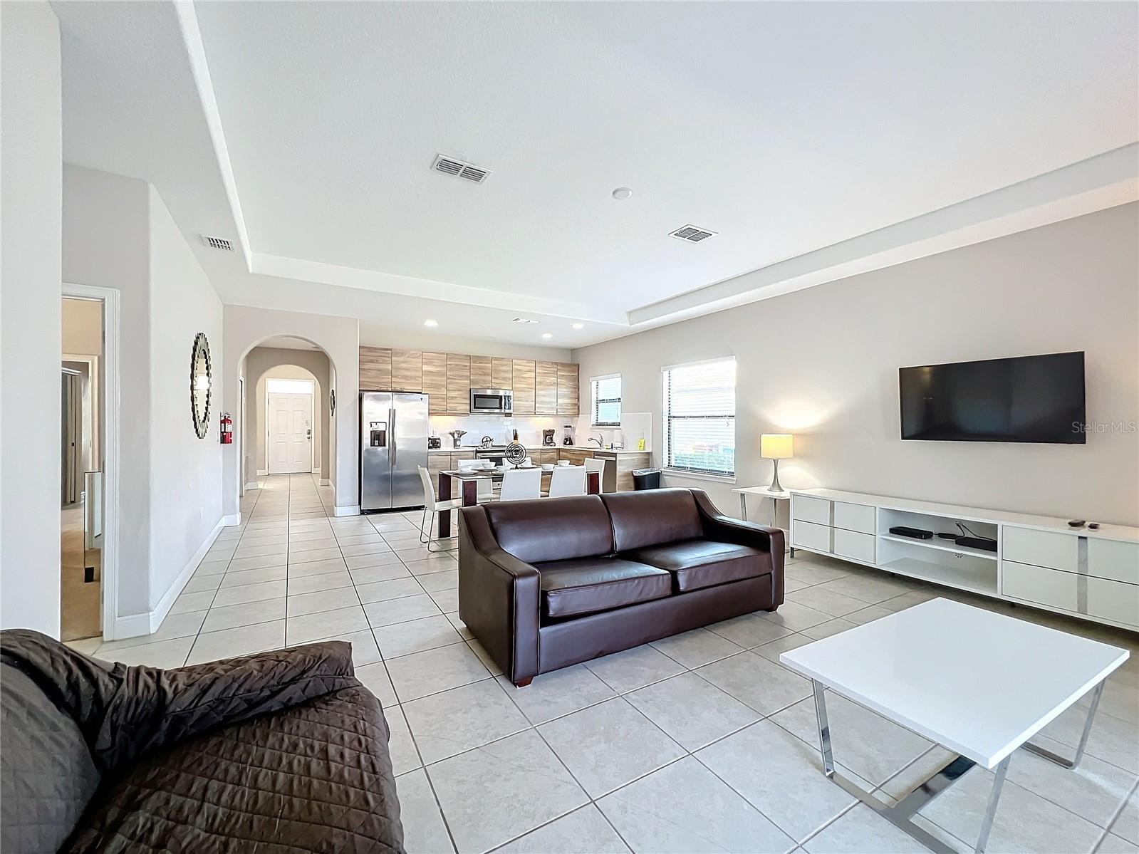 Image 4 of 33 For 185 Brookes Place