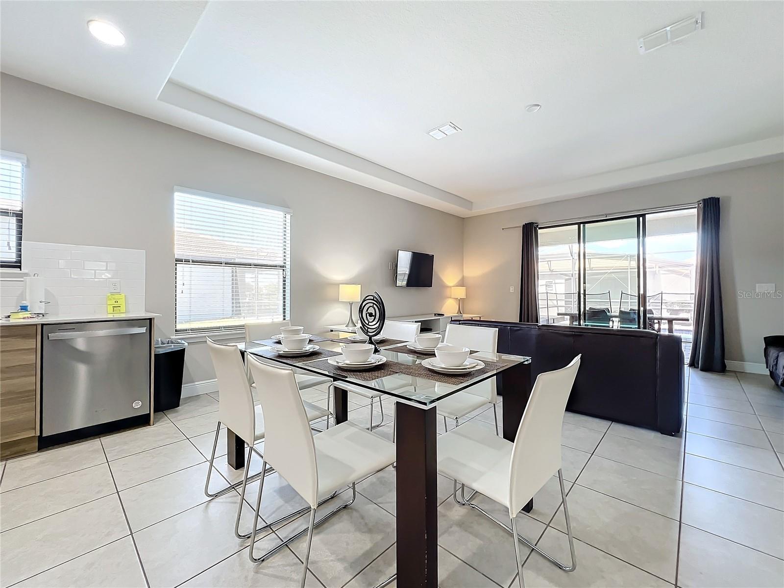 Image 6 of 33 For 185 Brookes Place