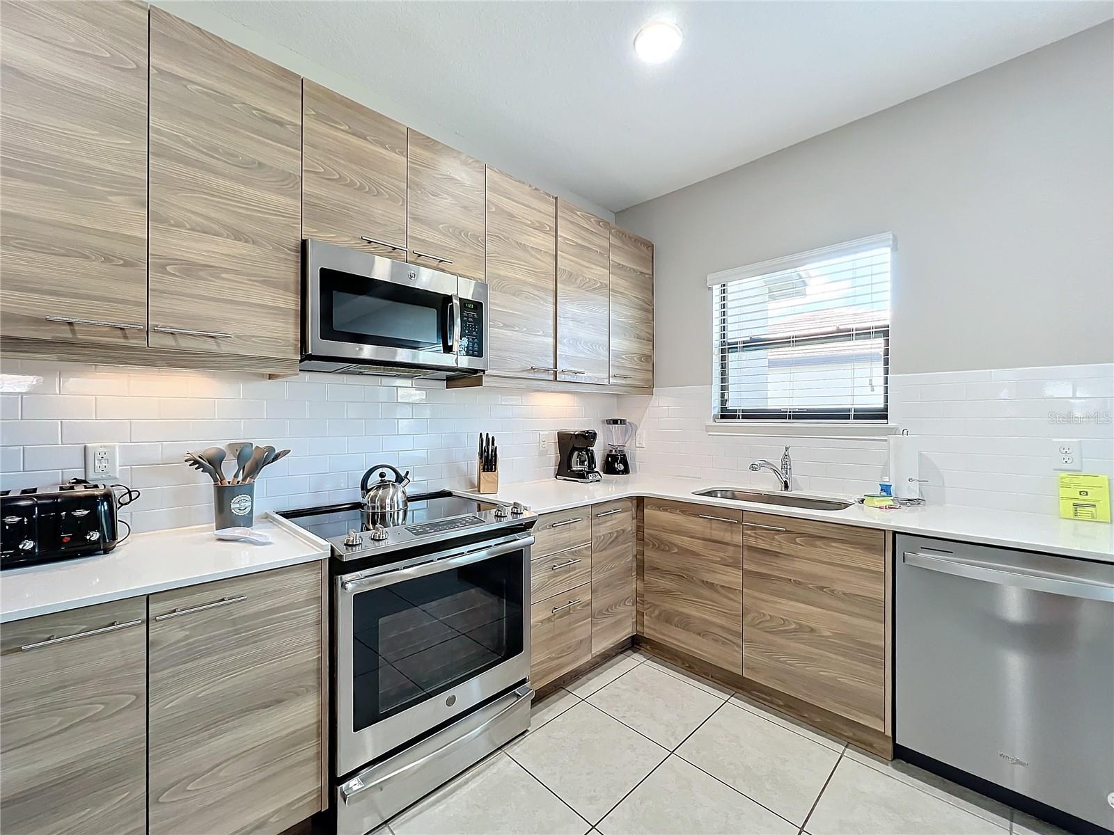 Image 9 of 33 For 185 Brookes Place