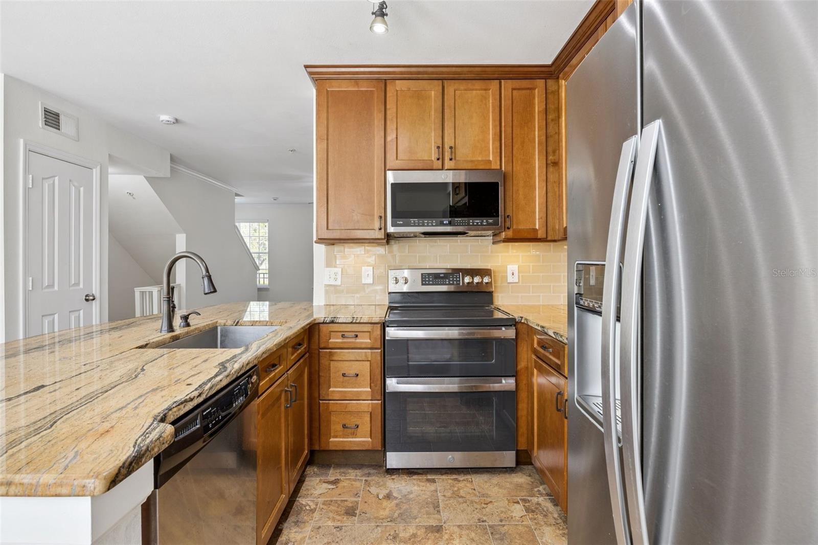 Image 15 of 51 For 1012 Waterside Drive