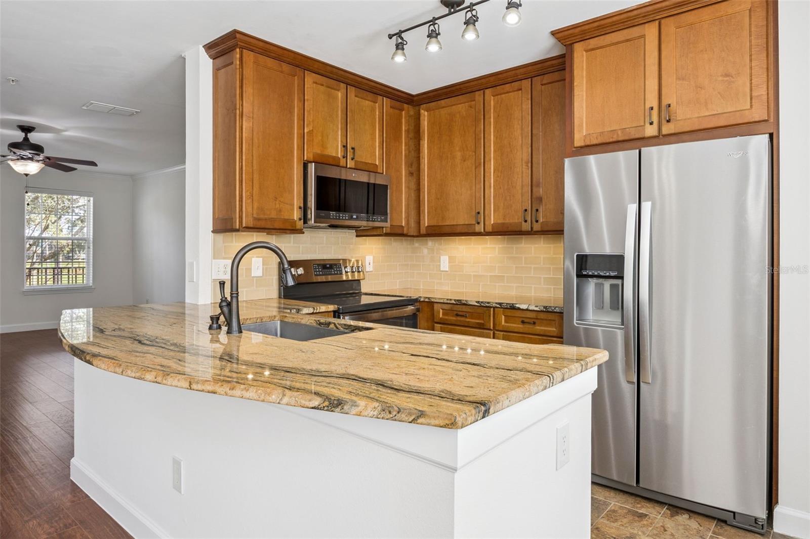 Image 17 of 51 For 1012 Waterside Drive