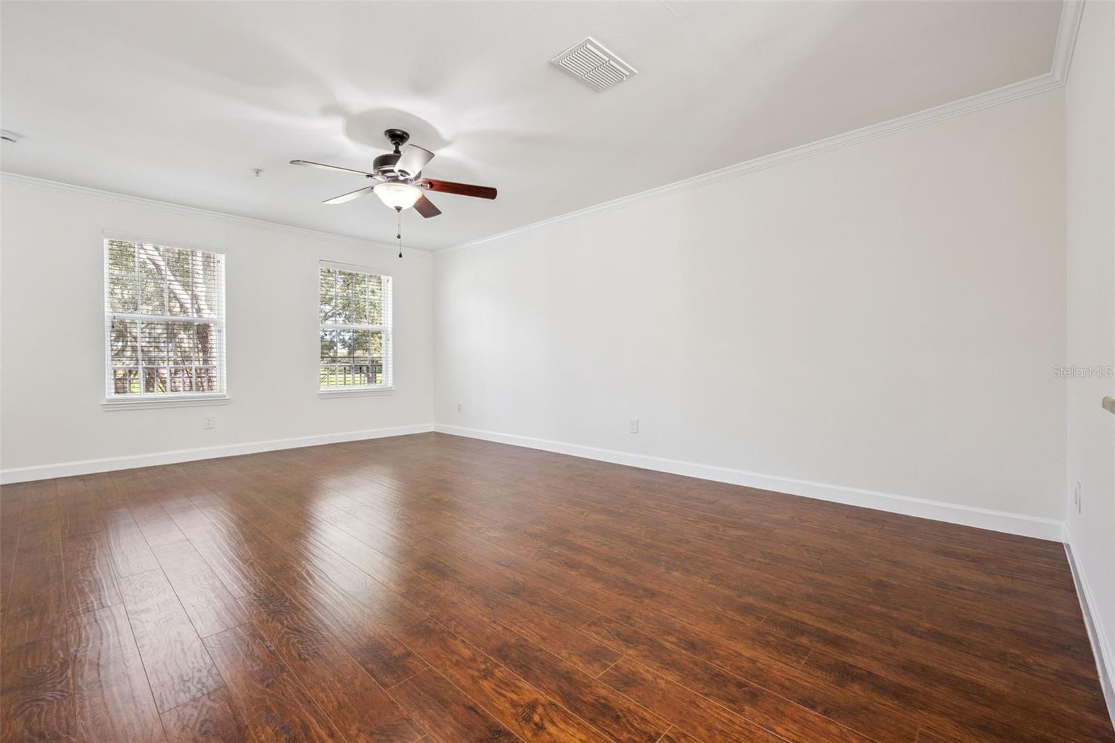 Image 21 of 51 For 1012 Waterside Drive