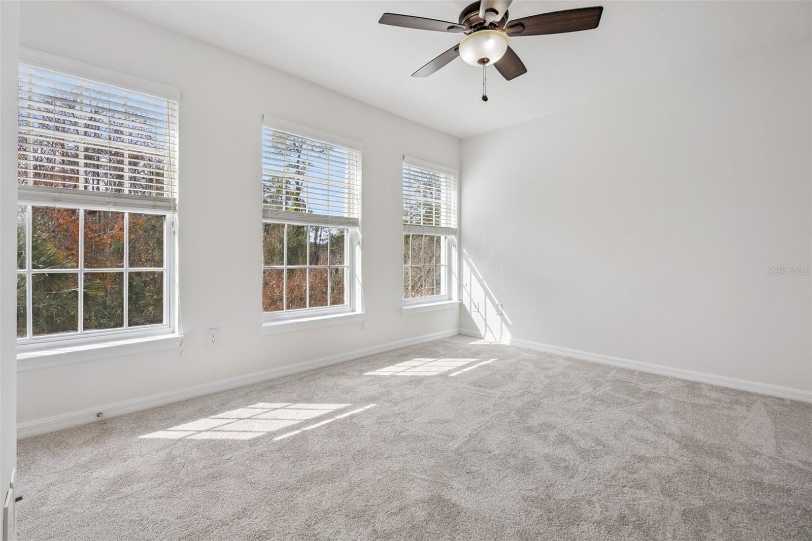 Image 27 of 51 For 1012 Waterside Drive