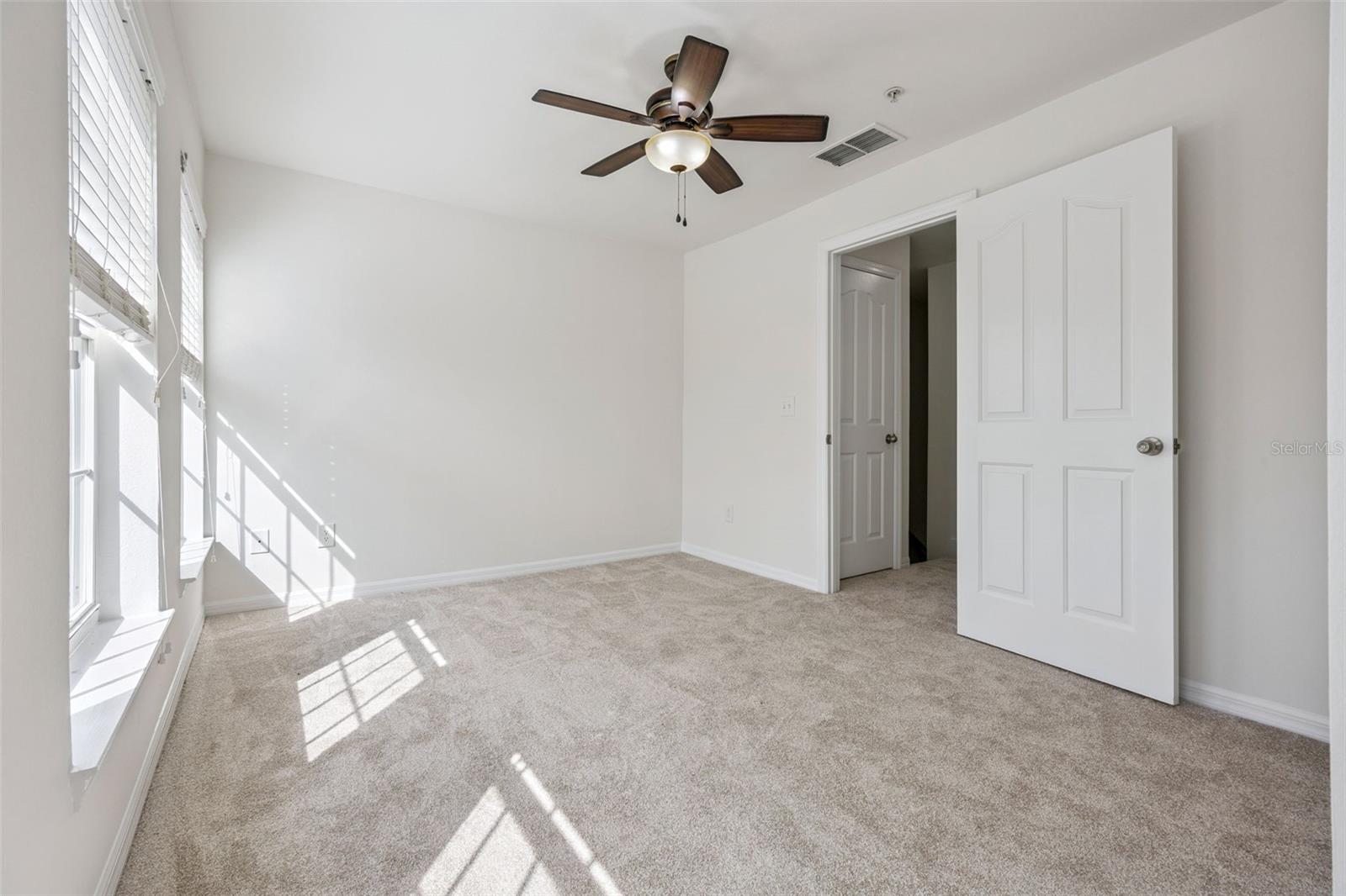 Image 28 of 51 For 1012 Waterside Drive