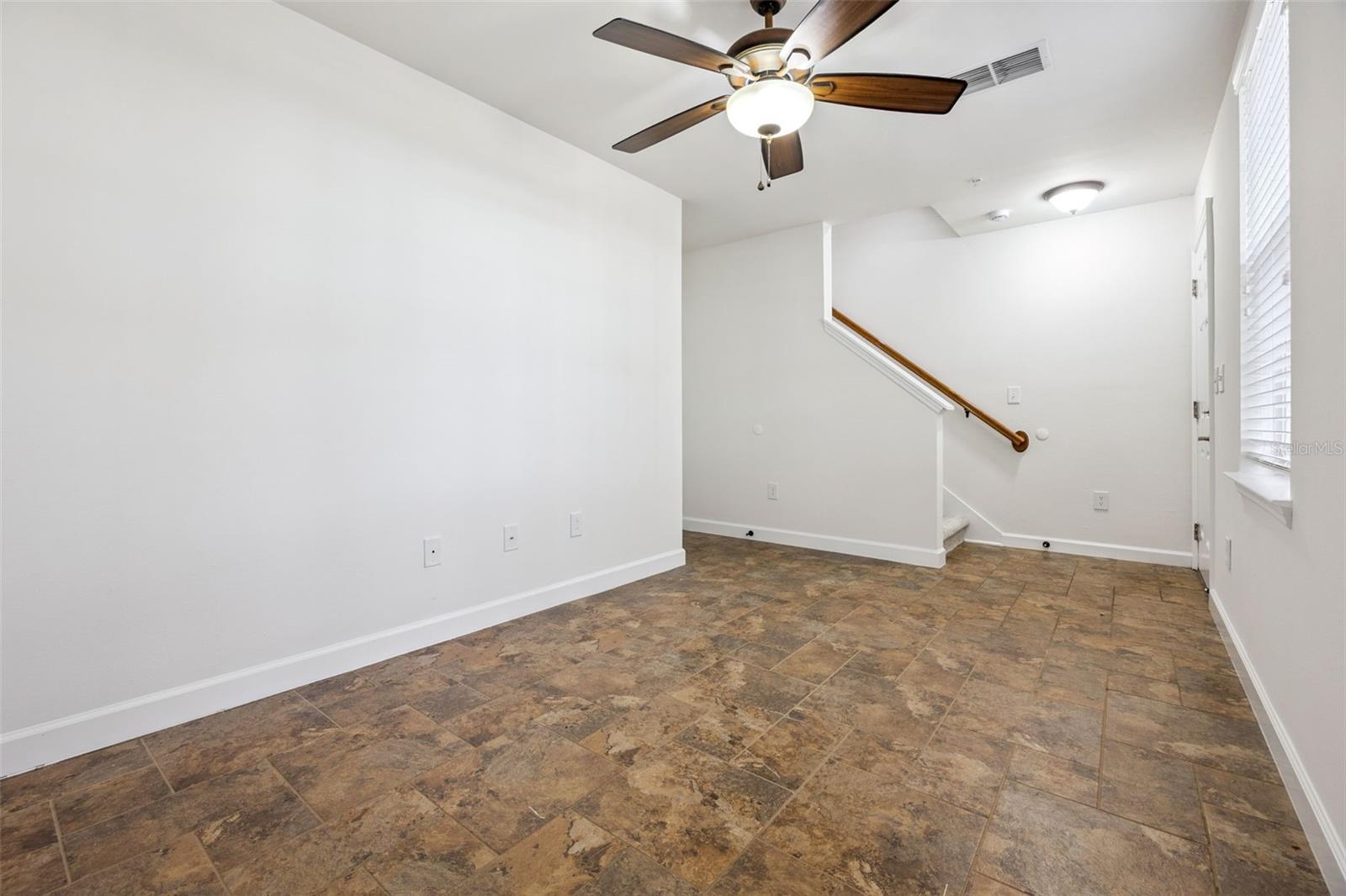 Image 5 of 51 For 1012 Waterside Drive