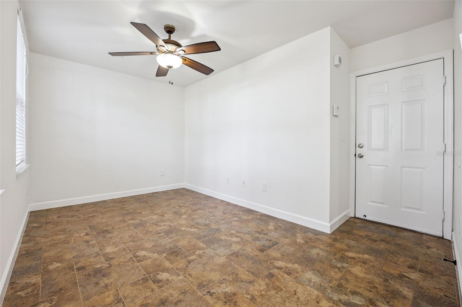 Image 7 of 51 For 1012 Waterside Drive