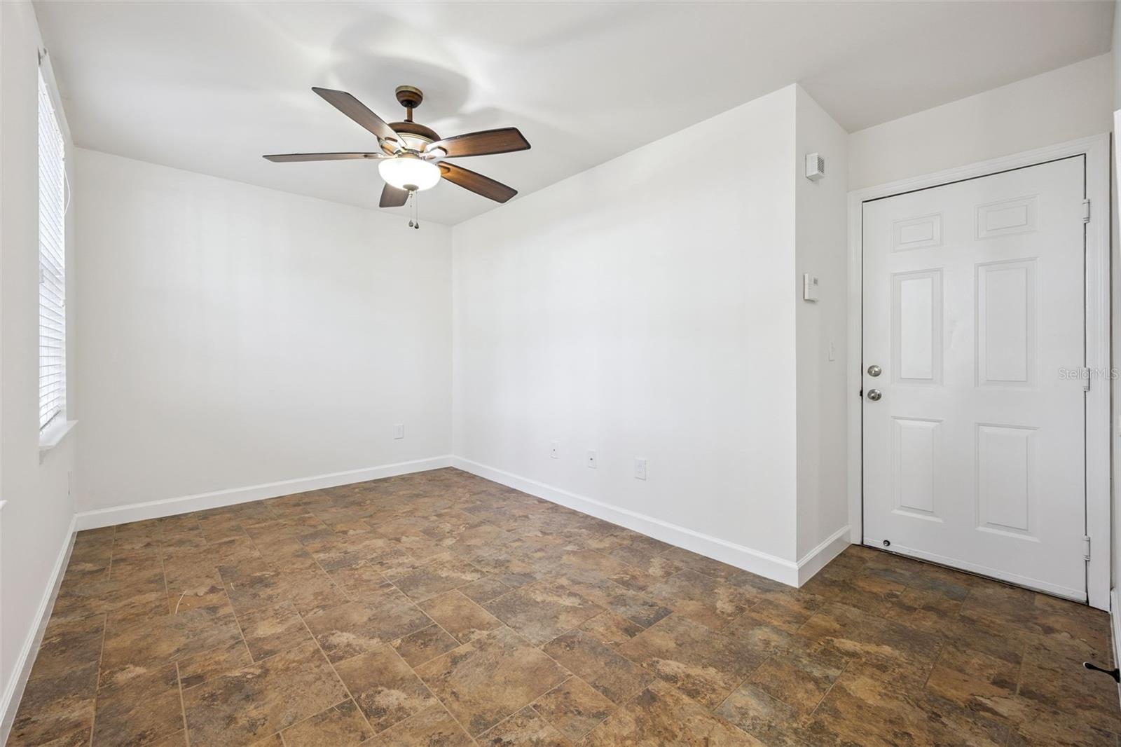 Image 8 of 51 For 1012 Waterside Drive