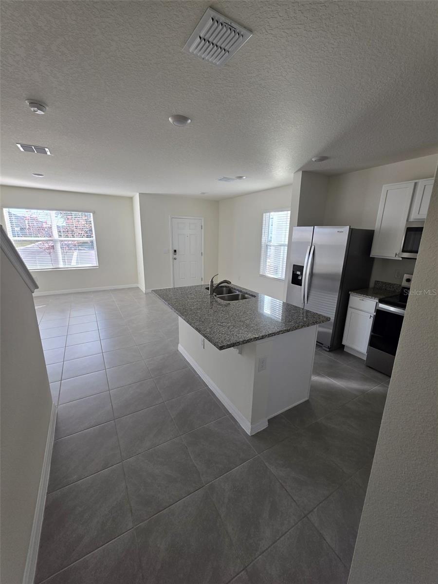 Image 4 of 21 For 384 Preston Cove Drive