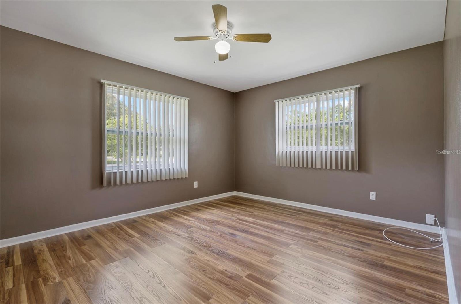 Image 6 of 33 For 2285 Avenue C Sw