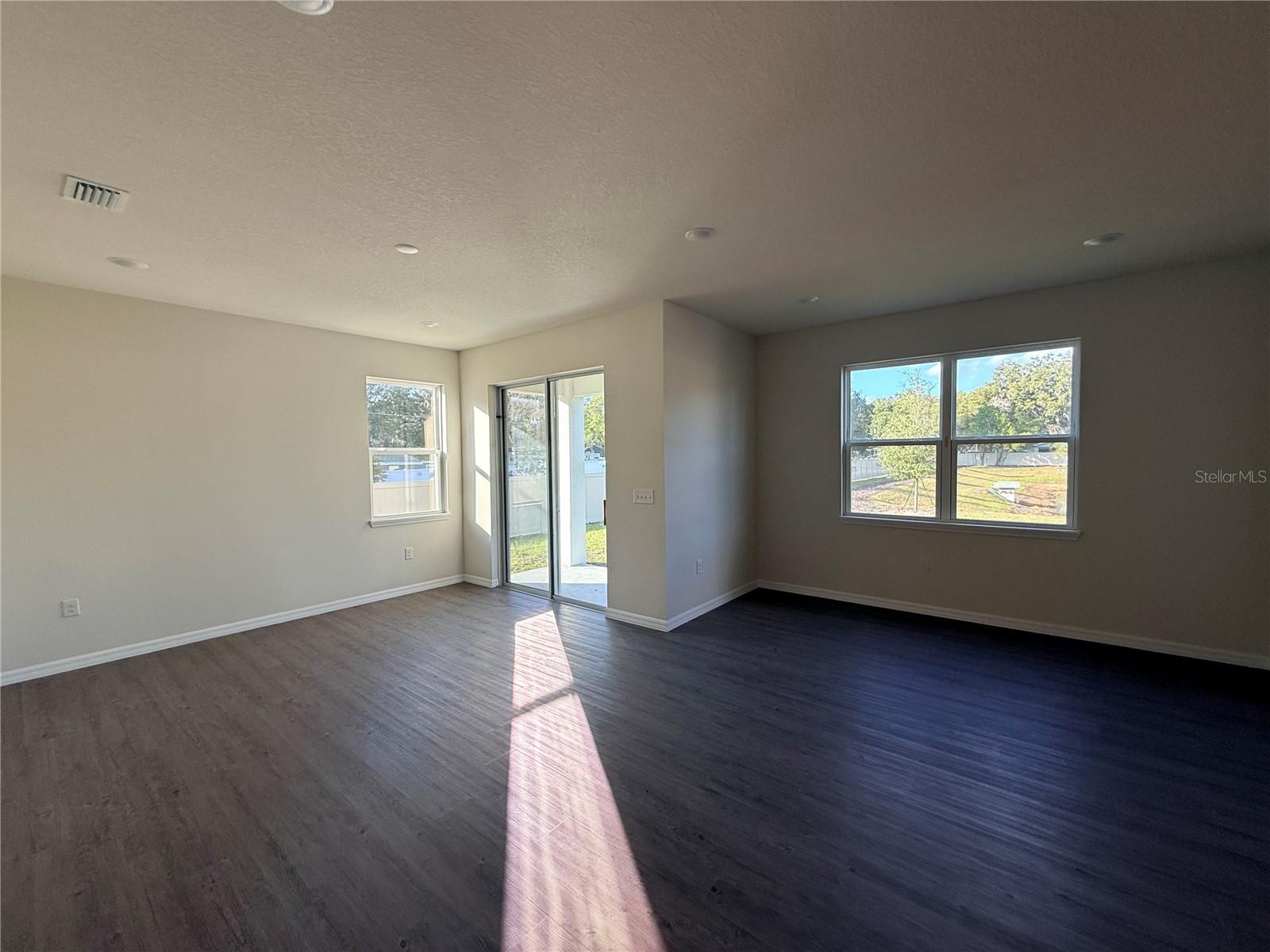 Image 5 of 39 For 1782 Tilia Street