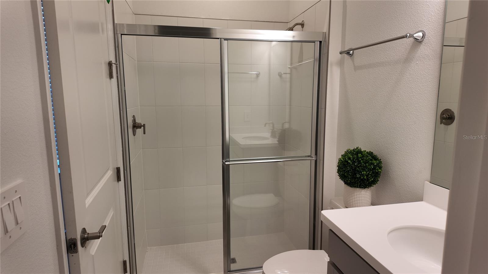 Image 16 of 19 For 5181 Firestone Alley